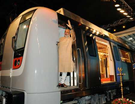 Gujarat Chief Minister Narendra Modi, Delhi Metro